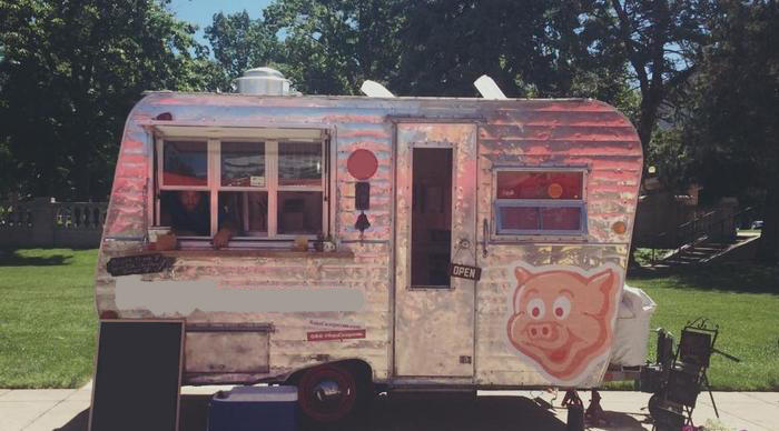 FULLY LOADED 1940S CAMPING TRAILER FOOD TRUCK START SELLING ASAP FULLY LOADED 1940S CAMPING TRAILER FOOD TRUCK START SELLING ASAP